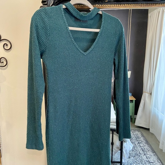 Workhall forest green sweater dress with cutout. - Picture 3 of 4